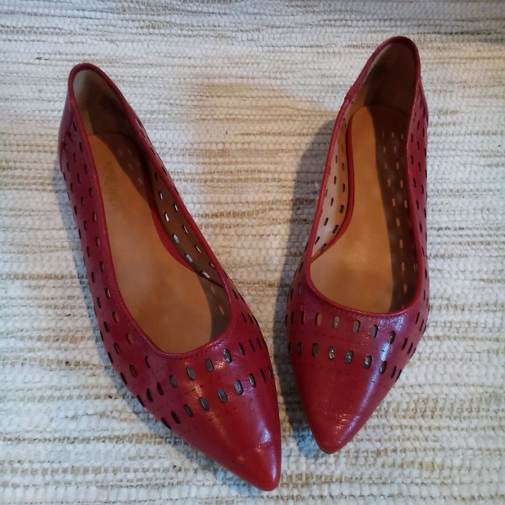 NINE WEST RED FLATS (7.5)
